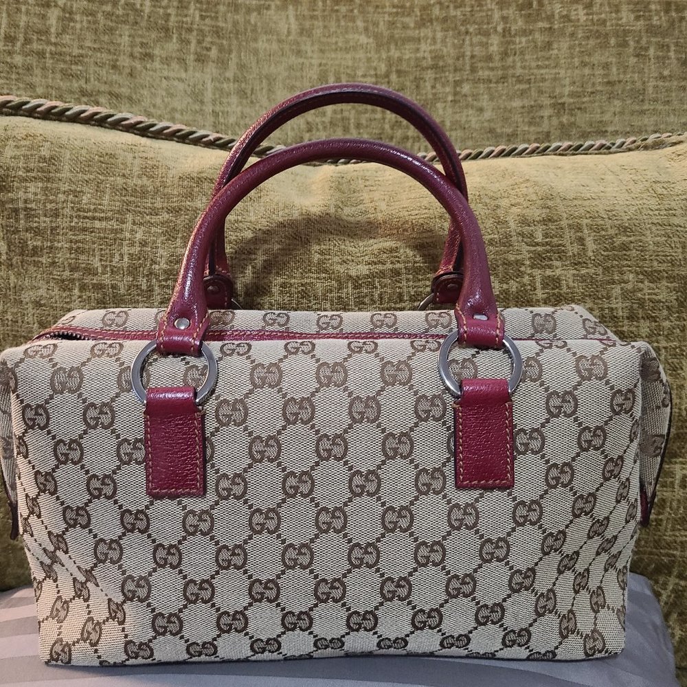 Gucci womens purse